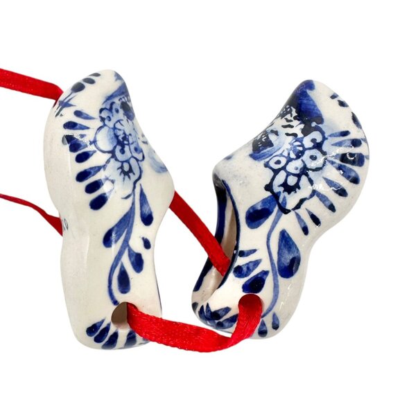 Miniature Delft Style Porcelain Clogs With Windmill Floral Design On Red Ribbon - Picture 3 of 6